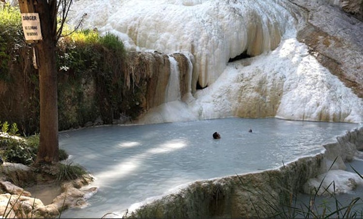 http://cdn4.discovertuscany.com/img/art/san-filippo/tuscany-hot-springs.jpg?w=750&q=65