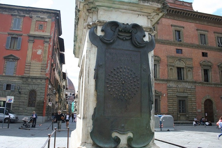 Piazza della SS Annunziata and the Bees on the Statue